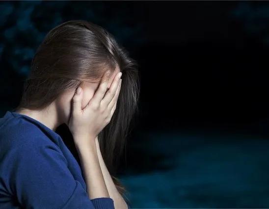 2胎女人請父母帶外孫女，夜里聽到父母談話，直接就送父母回去了-圖2