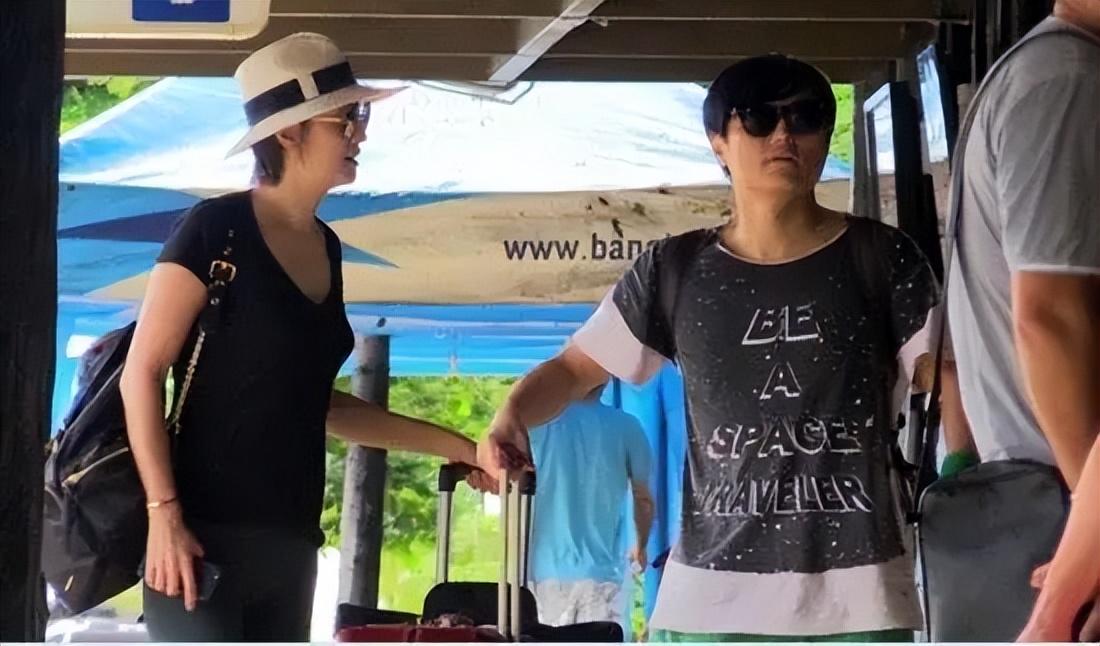 演員宋佳：因事業放棄陳龍，因婚姻放棄張黎，今與黃少峰長相廝守-圖3