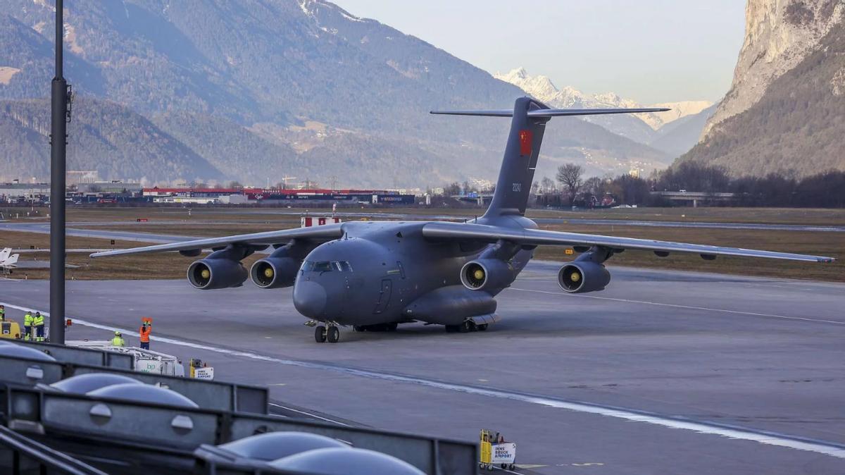 南部戰(zhàn)區(qū)已經(jīng)出動，登陸艦滿載解放軍出港，開向了南海方向-圖3