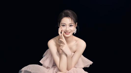 復旦校花馮琳落戶上海，大方公開素顏證件照，讀研后顏值今非昔比-圖1