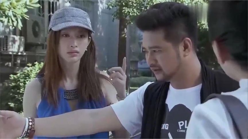 相對：閨蜜叫對象來接她，不料是自己丈夫，美女立馬火冒三丈！